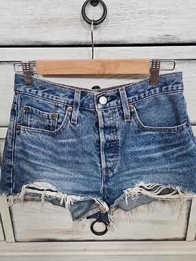 Levi's 501 Classic Frayed Hem Denim Shorts - Blue Size 26